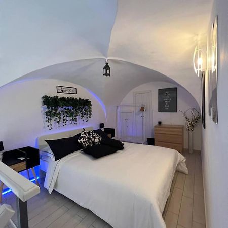 Borgo Santa Caterina - Fiera "Ventotto Holiday Home" Catania Bagian luar foto