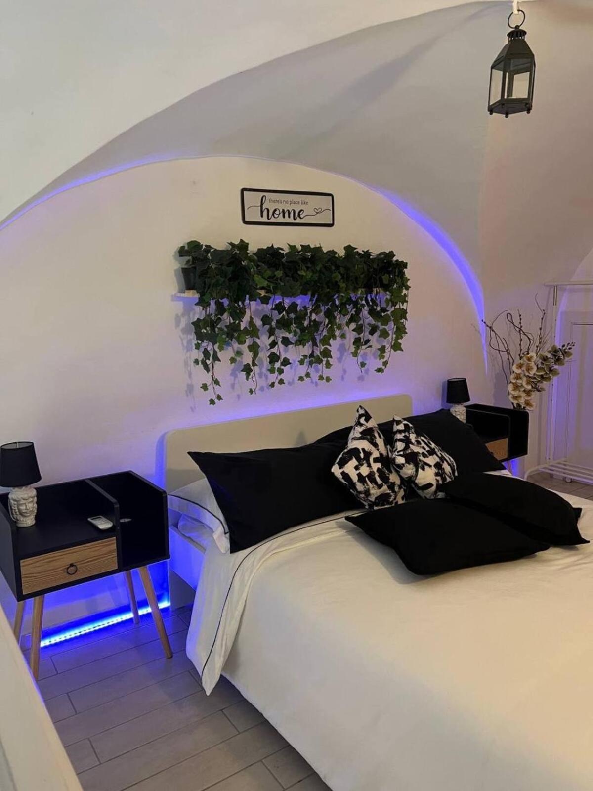 Borgo Santa Caterina - Fiera "Ventotto Holiday Home" Catania Bagian luar foto